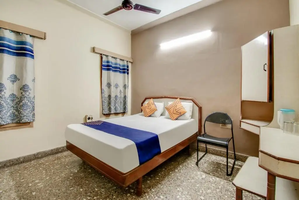 Тирупати: SPOT ON 65711 Hotel New Aiswarya
