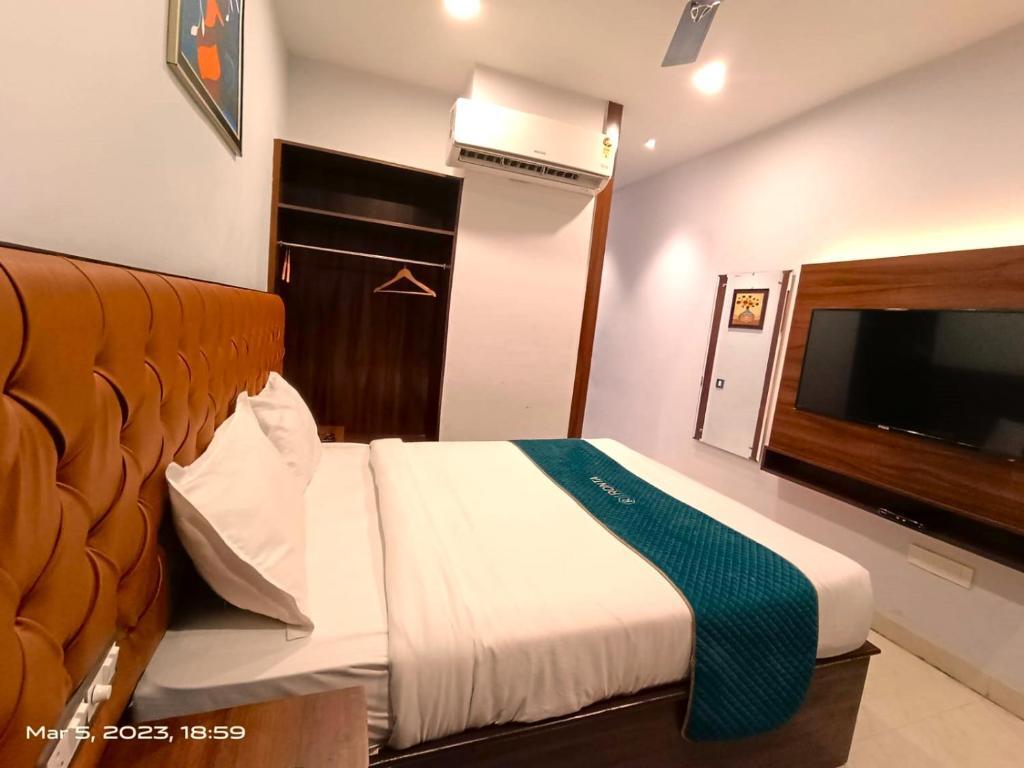 Зиракпур: Ronta World Hotels