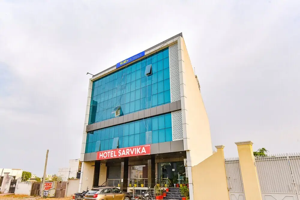 Fabhotel Sarvika — фото 1