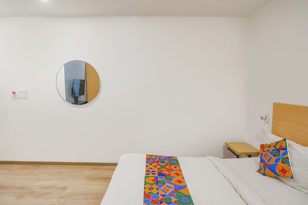 Нью-Дели: FabHotel A One Pitampura Inn