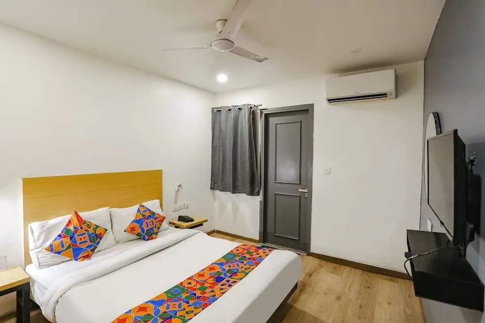 Нью-Дели: FabHotel A One Pitampura Inn
