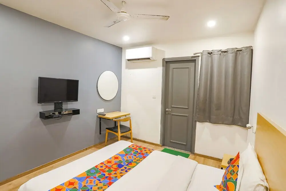 Нью-Дели: FabHotel A One Pitampura Inn