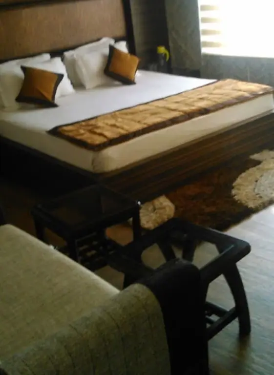 Наинитал: Hotel Riya Palace By Amazone Holidays