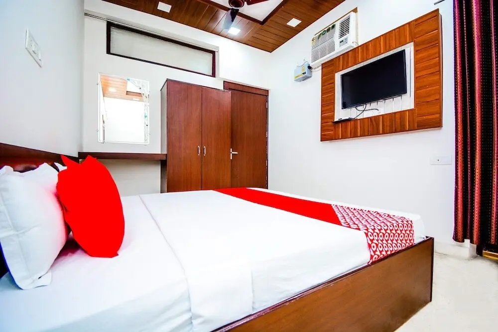 Бивани: OYO 36683 Hotel Mubarak