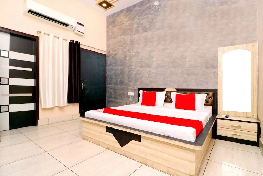 Бивани: OYO 43293 Hotel Pushp Vatika