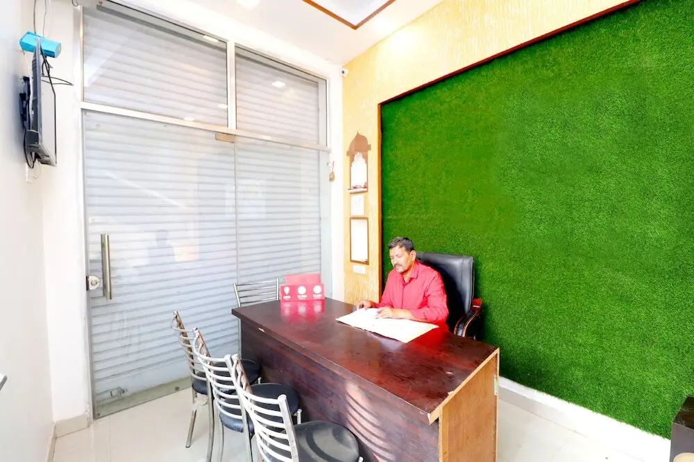 Бивани: OYO 43293 Hotel Pushp Vatika