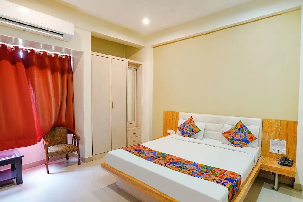 Праяградж: Fabhotel Bliss Inn