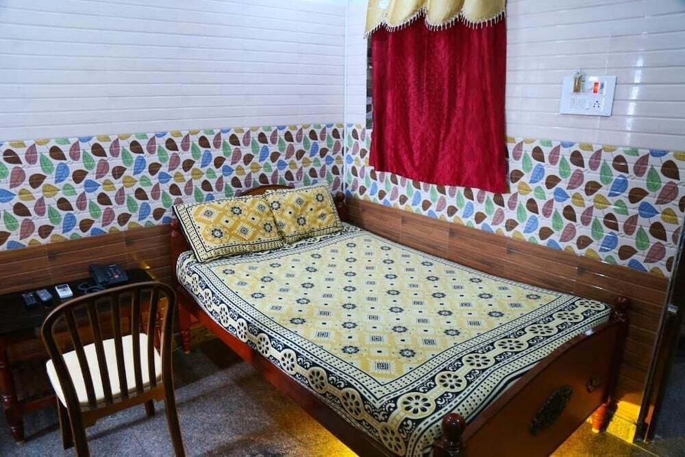 Путлур: Sri Mahalakshmi Deluxe Lodge