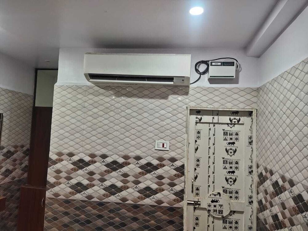 Путлур: Sri Mahalakshmi Deluxe Lodge