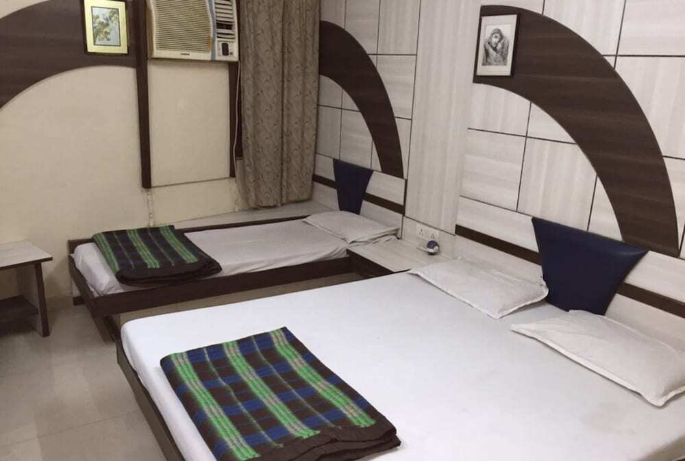 Индаур: Pat Hotels