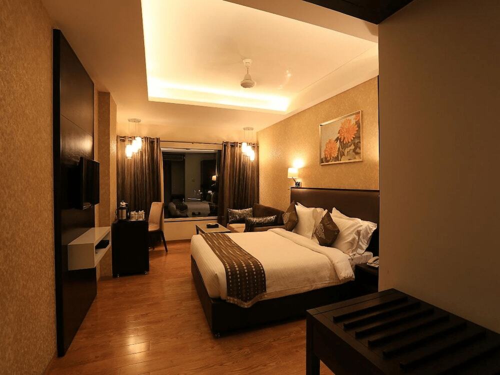 Лохар Пайпалья: Nandan Kanan-M Square Hotels and Resorts
