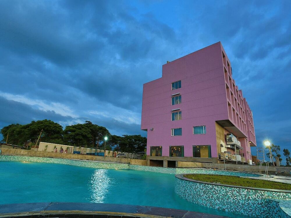 Лохар Пайпалья: Nandan Kanan-M Square Hotels and Resorts
