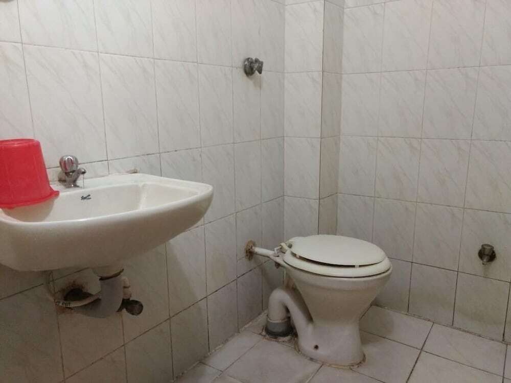 Висакхапатнам: Aahvanam Service Apartment