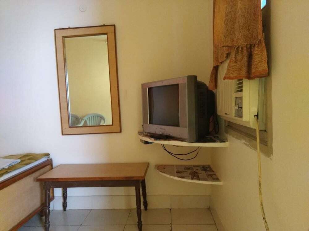 Висакхапатнам: Aahvanam Service Apartment