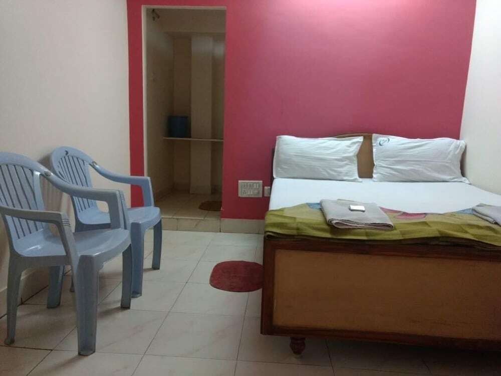 Висакхапатнам: Aahvanam Service Apartment