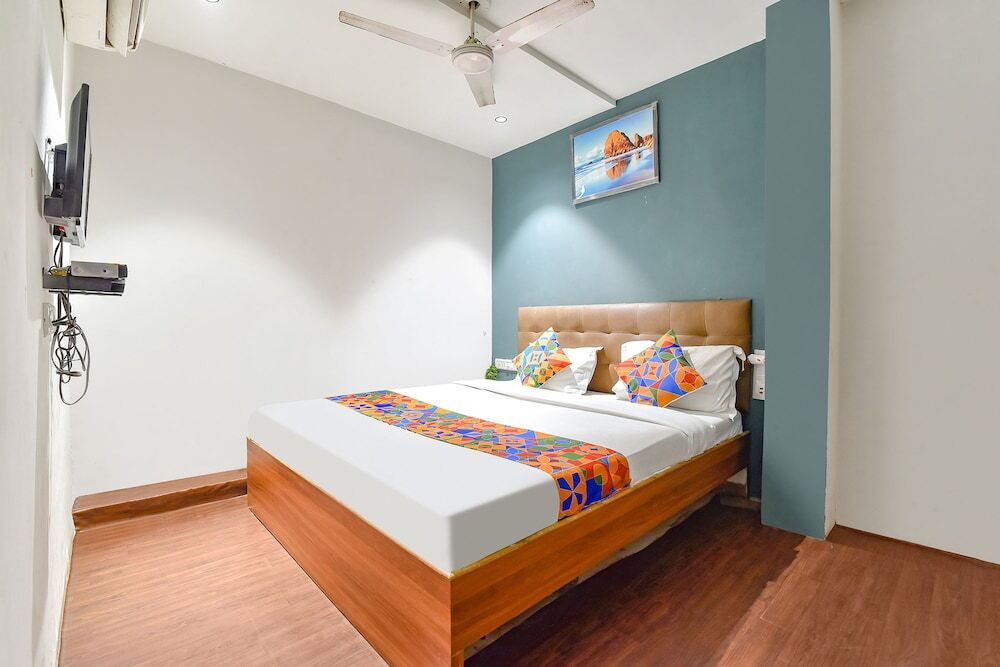 Сурат: Fabhotel Nidhivan