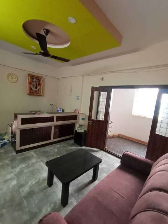 Бангалор: iROOMZ S V Comforts