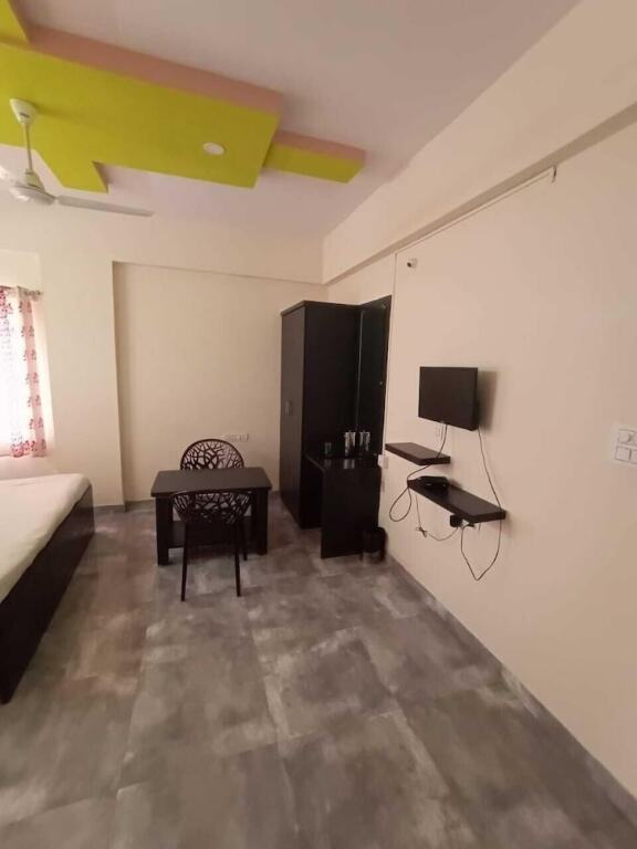 Бангалор: iROOMZ S V Comforts