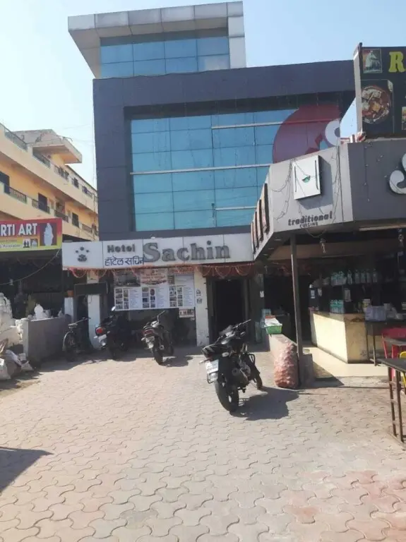 Hotel Sachin - 50 Meters From Temple — фото 1