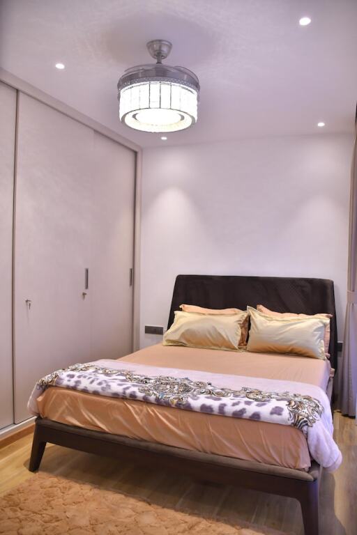 Хидерабад: Luxuryhouse-3br-free Car & Driver-balcony-wifi
