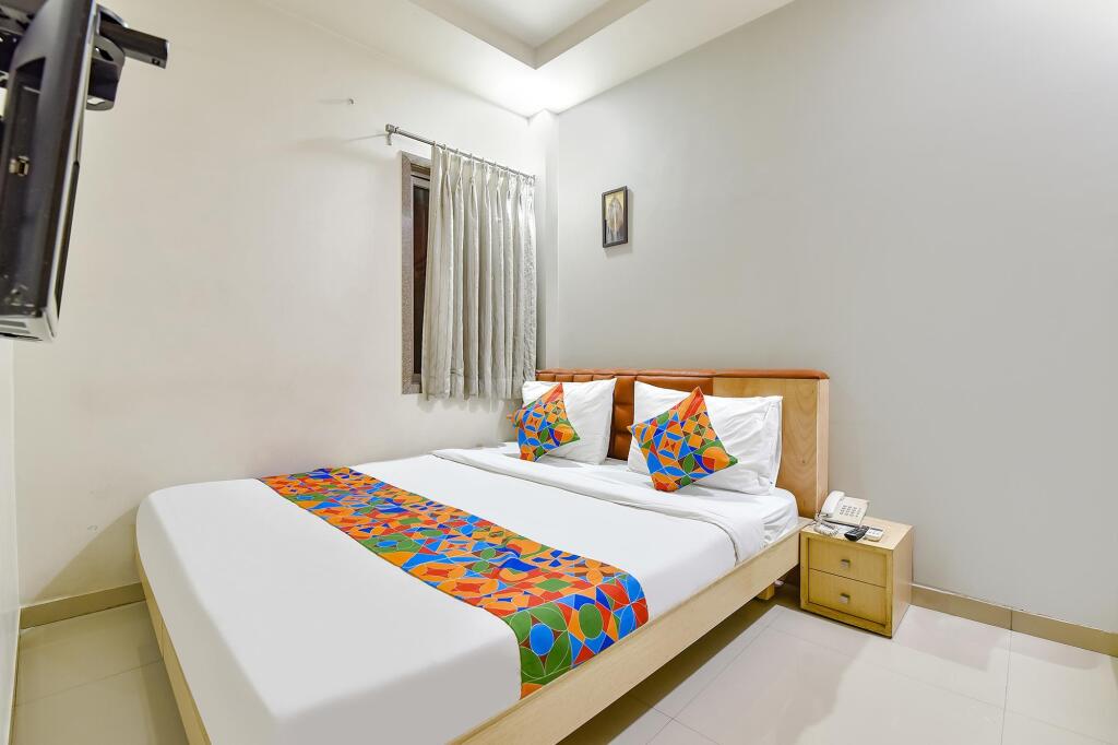 Сурат: Hotel Suncity