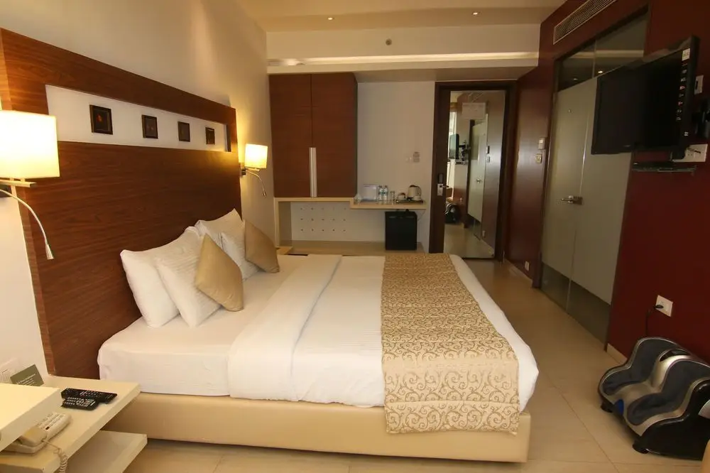 Мумбаи: OYO Premium Andheri East Seepz