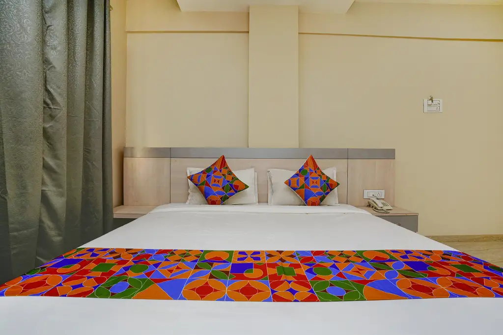Тхане: Fabhotel Bhiwandi Palace