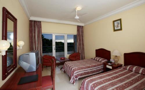 Мурудешвара: RNS Residency Sea View