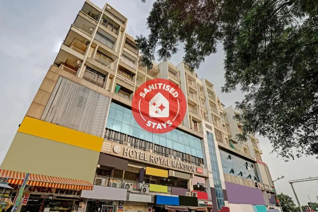 Hotel Royal Mansion ,Gandhinagar — фото 1
