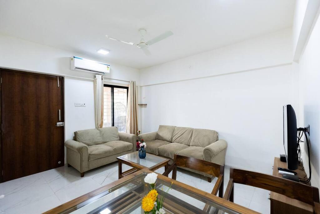Даполи: Lotus 3BHK by SoulStays
