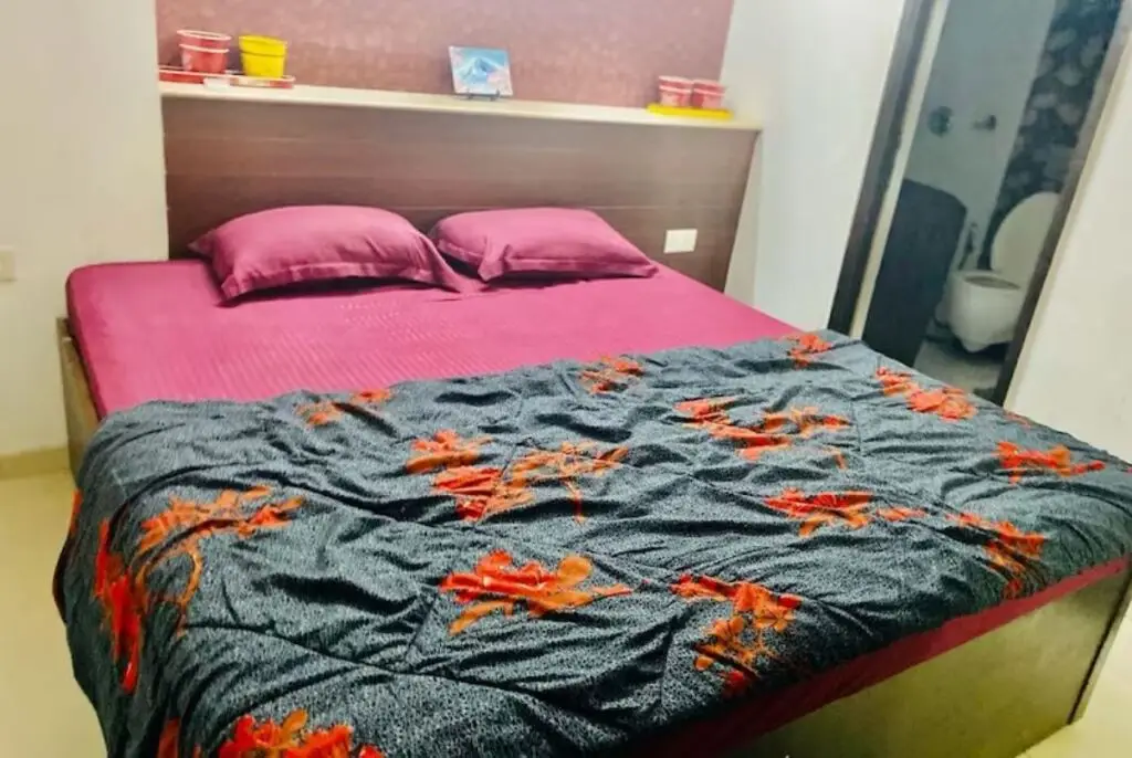 Нью-Дели: 2bhk Fortune Homel-96a Saket Near Max