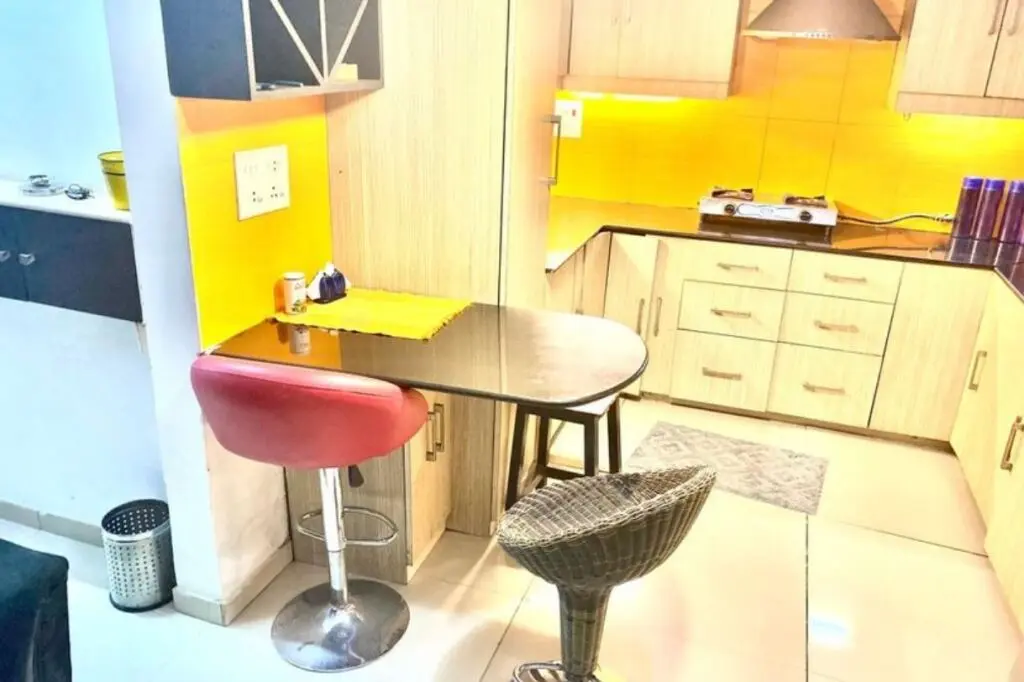 Нью-Дели: 2bhk Fortune Homel-96a Saket Near Max