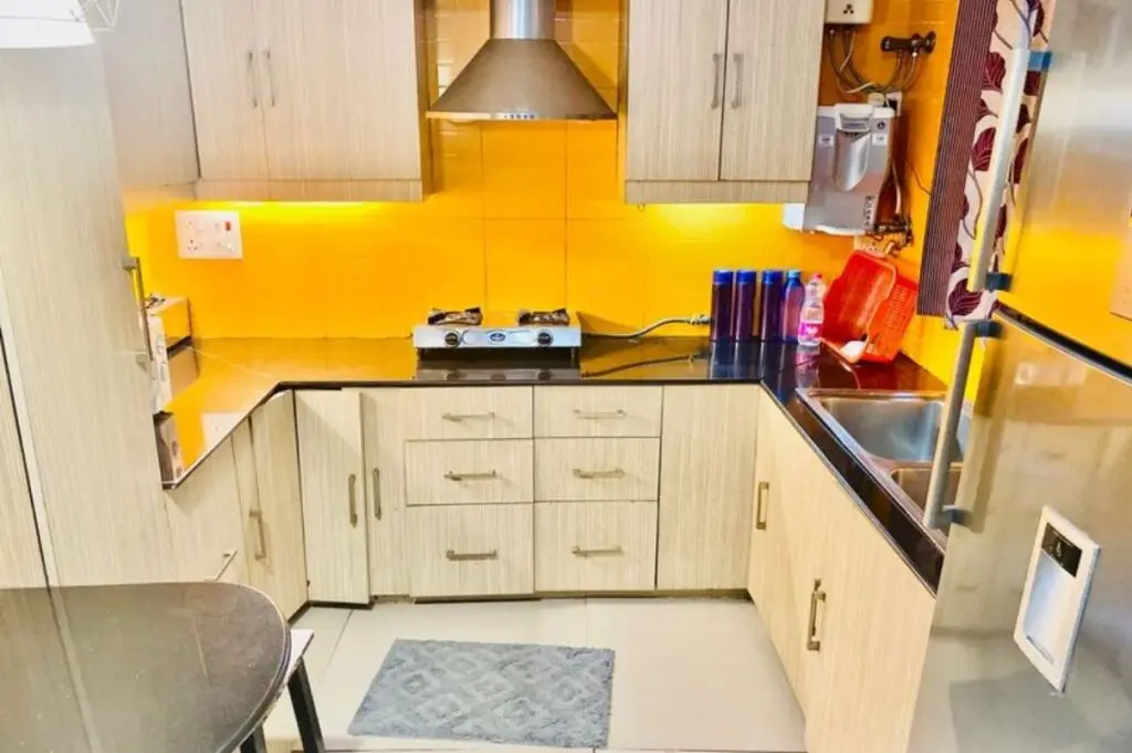 Нью-Дели: 2bhk Fortune Homel-96a Saket Near Max