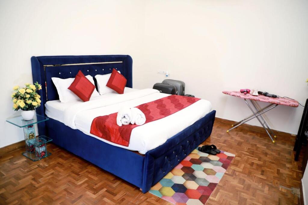 Нью-Дели: 2Bhk Fortune Home,E28 1A Saket Near Max Hospital,Pvr