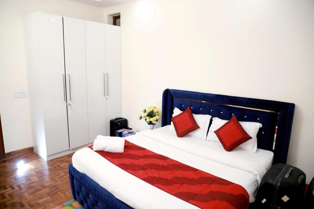 Нью-Дели: 2Bhk Fortune Home,E28 1A Saket Near Max Hospital,Pvr