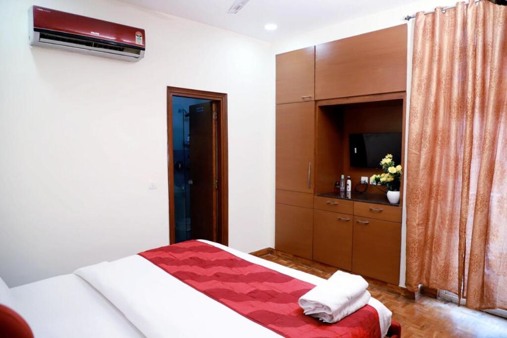 Нью-Дели: 2Bhk Fortune Home,E28 1A Saket Near Max Hospital,Pvr