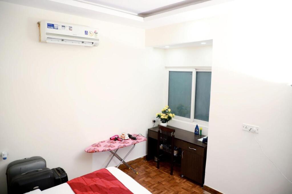 Нью-Дели: 2Bhk Fortune Home,E28 1A Saket Near Max Hospital,Pvr