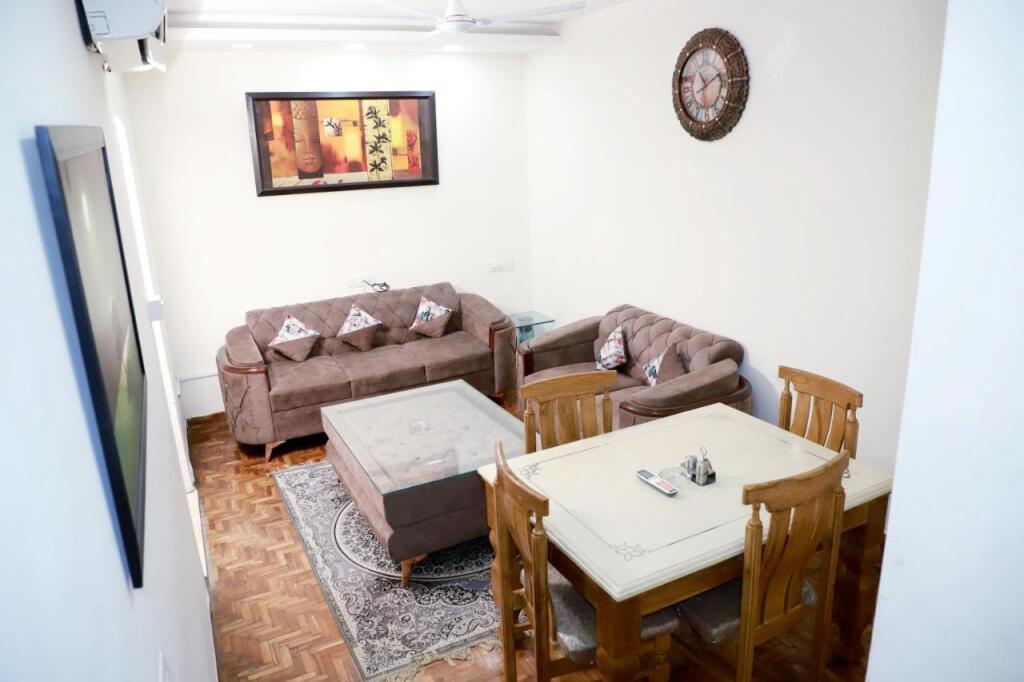 Нью-Дели: 2bhk Fortune Home,E28 1a Saket Near Max Hospital,Pvr