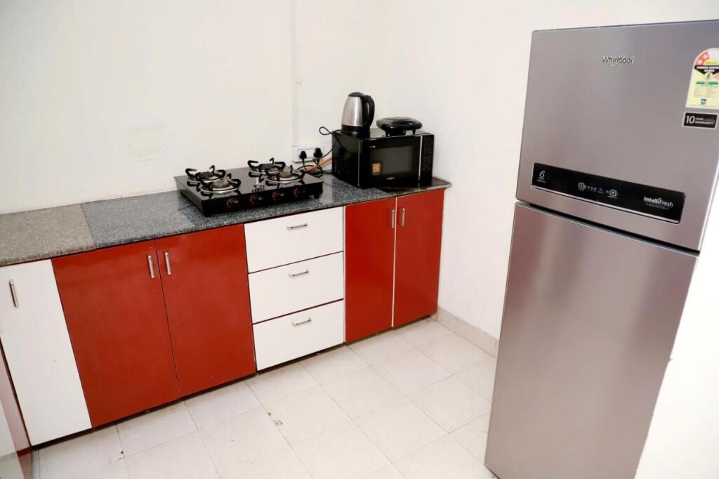 Нью-Дели: 2bhk Fortune Home,E28 1a Saket Near Max Hospital,Pvr