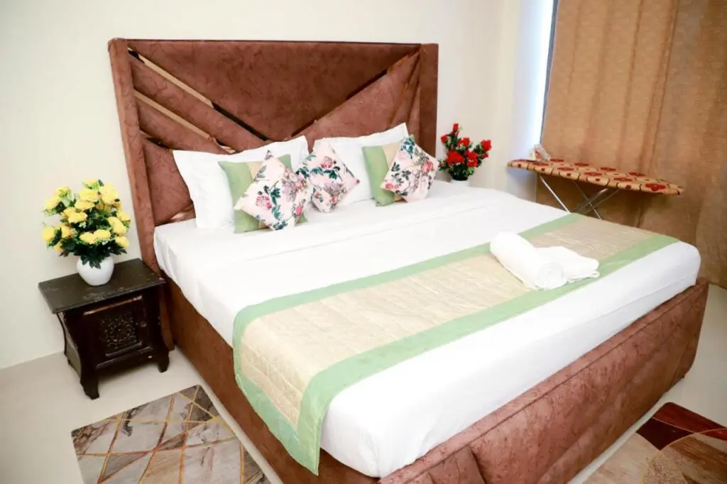 Нью-Дели: 3bhk,Fortune Home E-28 2b Saket Near Max Hospital