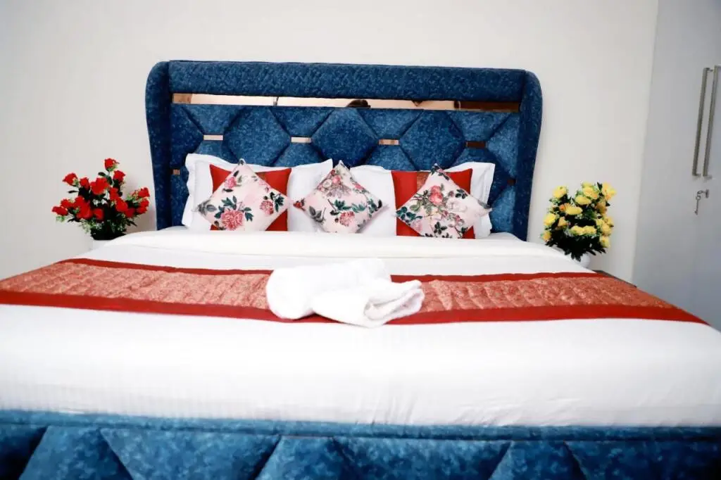 Нью-Дели: 3bhk,Fortune Home E-28 2b Saket Near Max Hospital