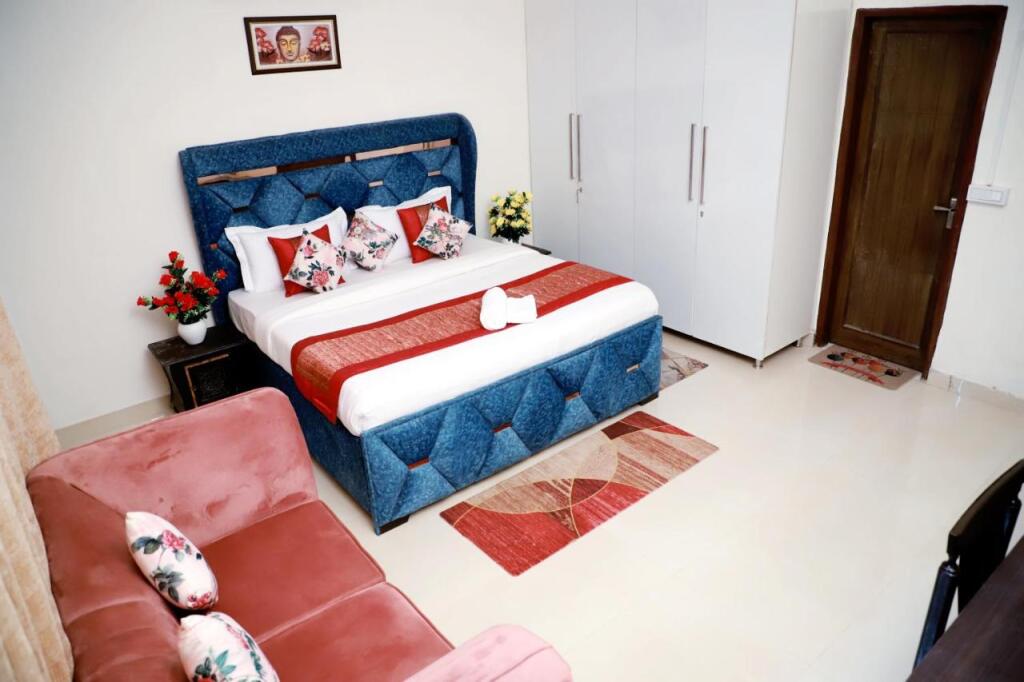 3bhk,Fortune Home E-28 2b Saket Near Max Hospital — фото 1