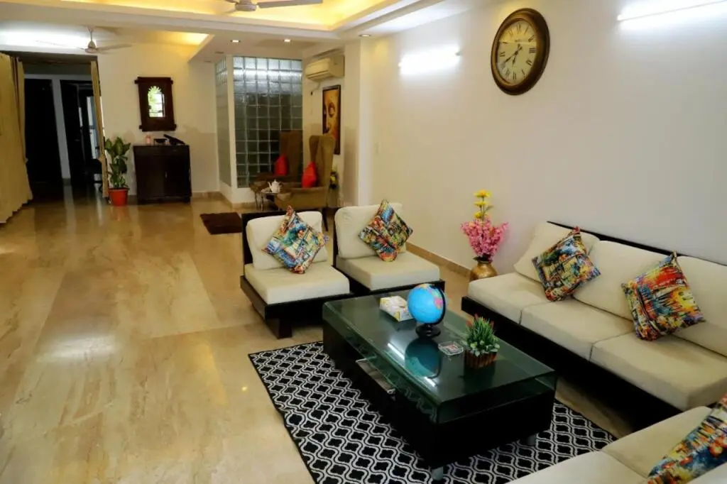 Нью-Дели: 3bhk Fortune Homej-215 Saket Near Max Hospital,Dlf