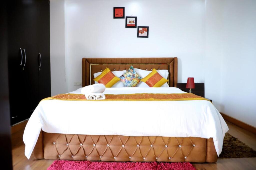 Нью-Дели: 3bhk Fortune Homej-215 Saket Near Max Hospital,Dlf