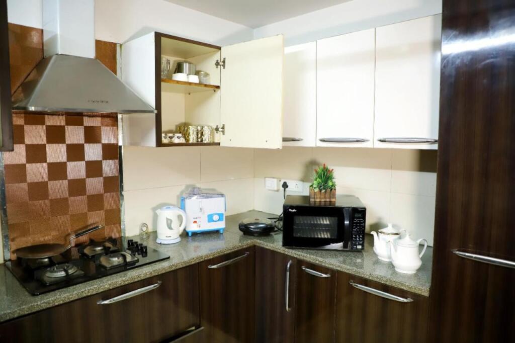Нью-Дели: 3bhk Fortune Homej-215 Saket Near Max Hospital,Dlf