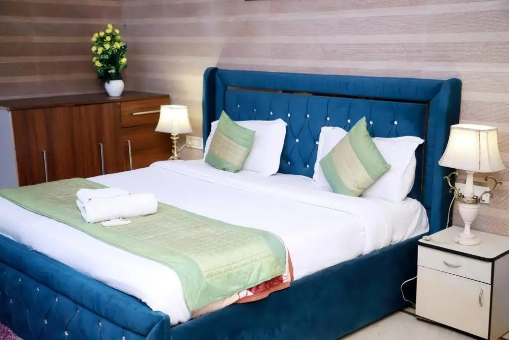 Нью-Дели: 3Bhk Fortune HomeD-198 Saket Near Max Hospital,PVR