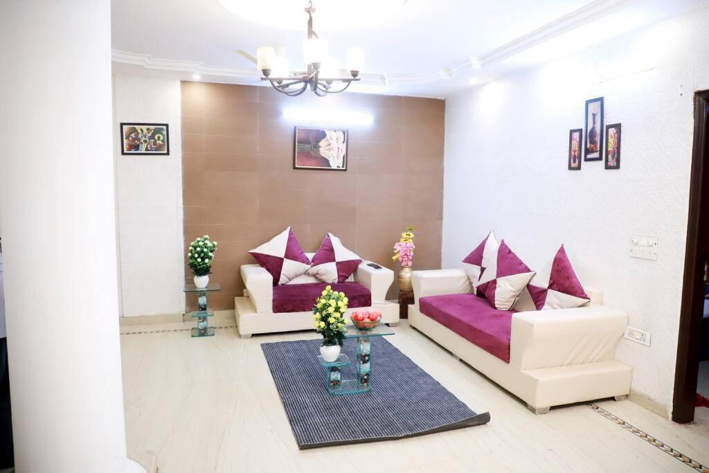 Нью-Дели: 3Bhk Fortune HomeD-198 Saket Near Max Hospital,PVR