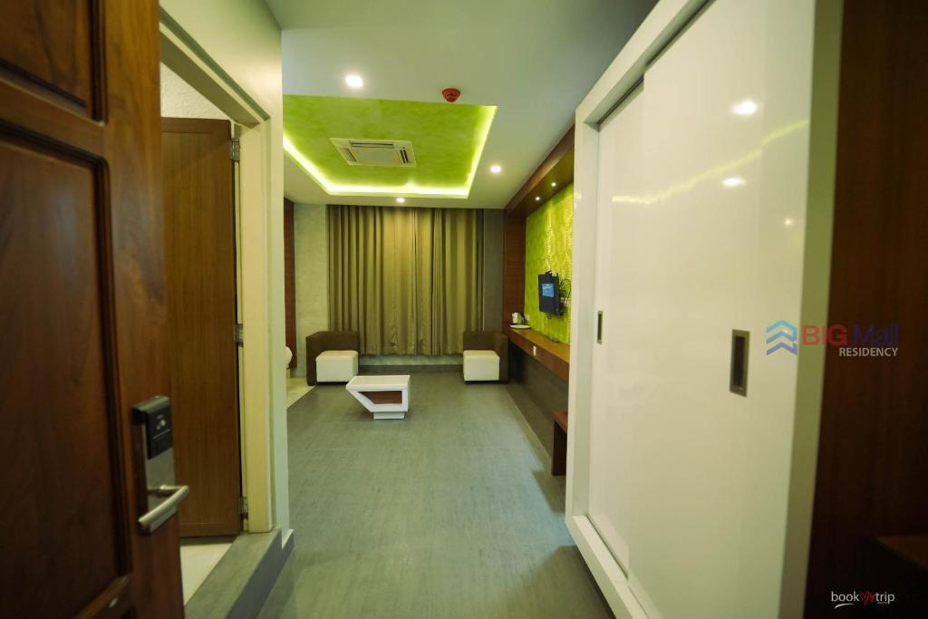 Payyanur: Big Mall Residency
