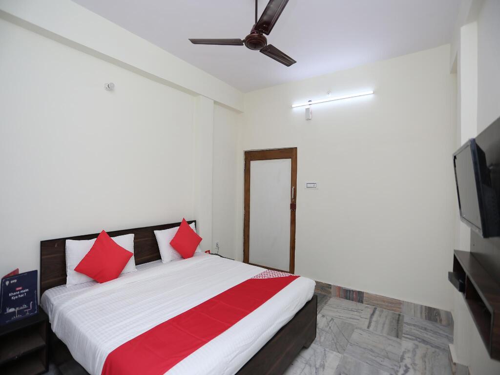Праяградж: OYO Flagship 18363 New Shanti Hotel