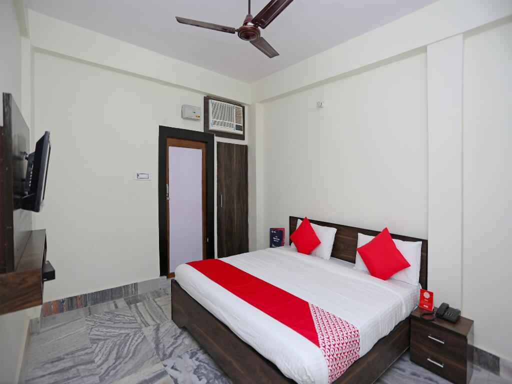 OYO Flagship 18363 New Shanti Hotel — фото 1